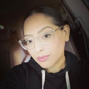 Meet your Posher, Sandy